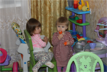 Играют малыши ясельной группы